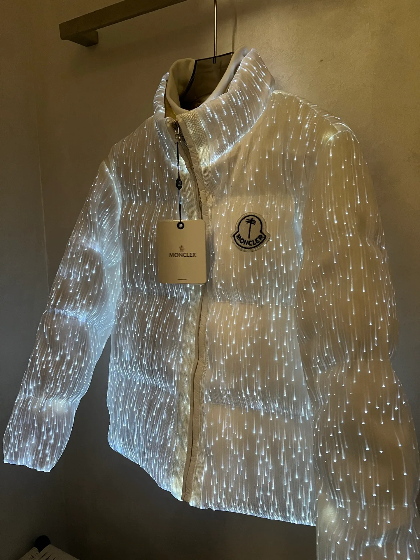 Куртки И Пуховики Мужские Moncler 18634327