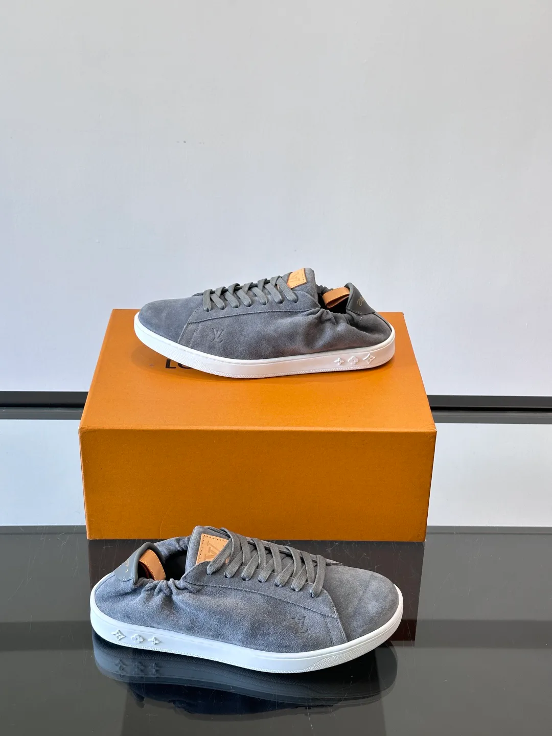 Men's Sneakers LOUIS VUITTON 18263694
