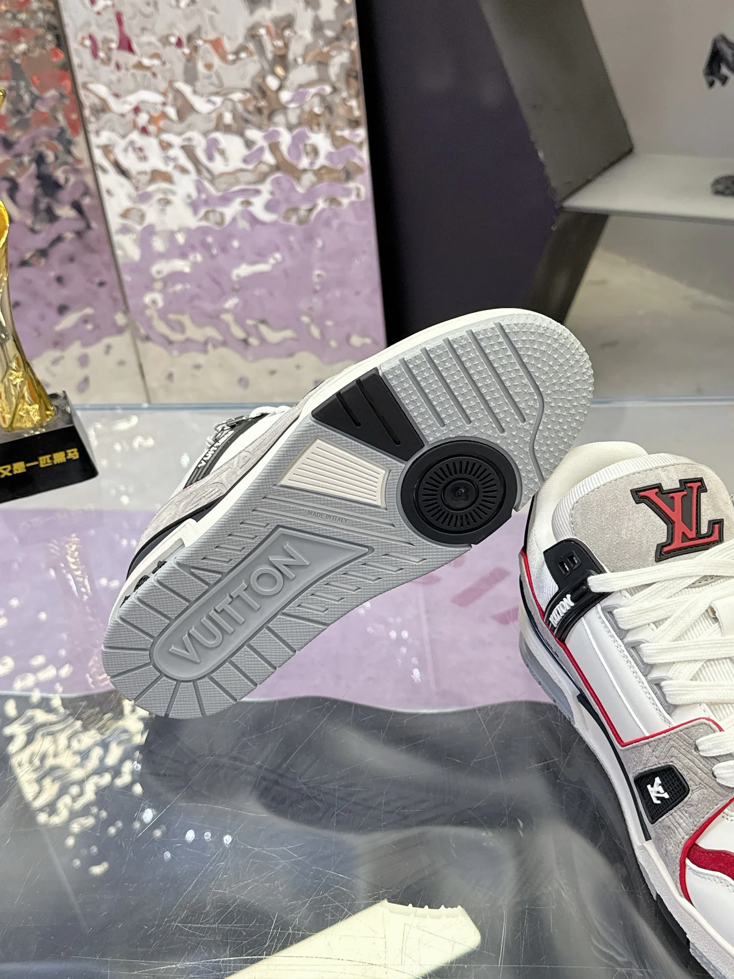 Women's Sneakers LOUIS VUITTON 17930925