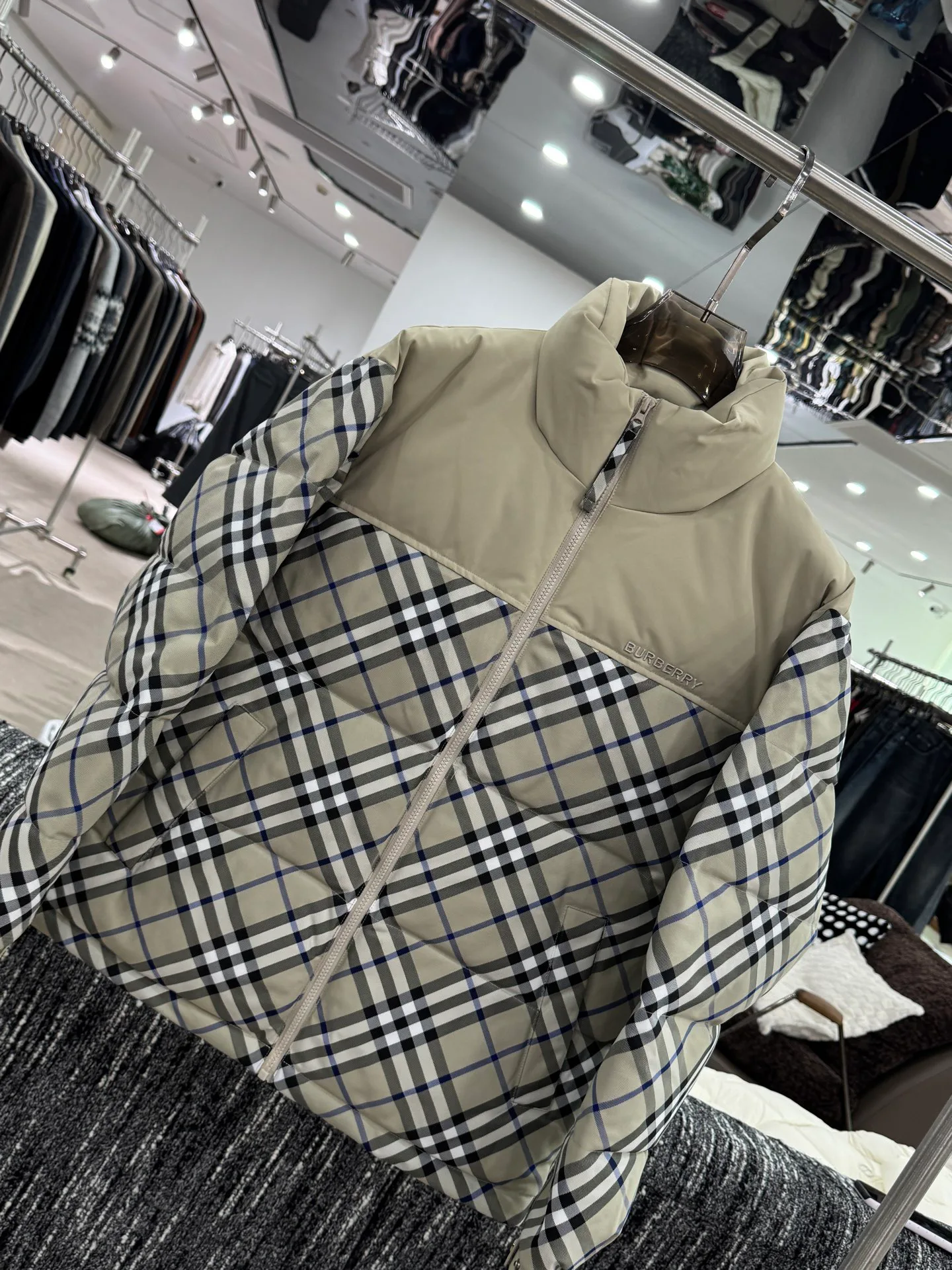 Men's Jackets And Down Jackets BURBERRY 18084200