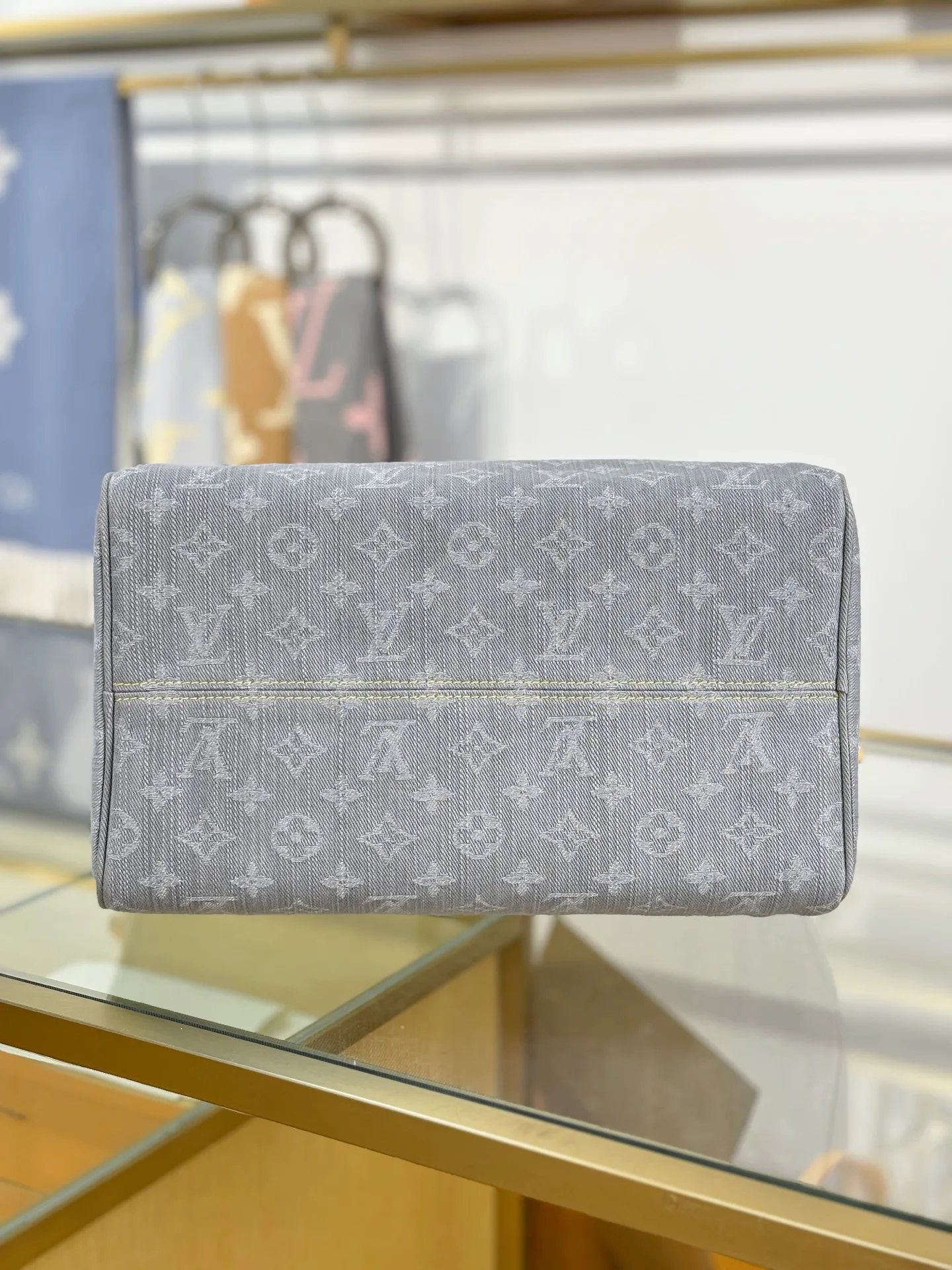 Women's Classic Handbags LOUIS VUITTON 18153142