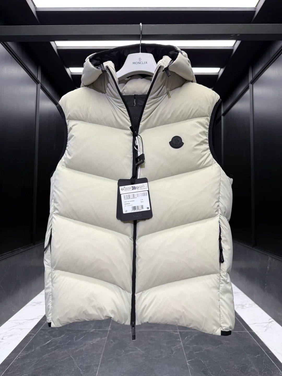 Men's Vests MONCLER 18007726