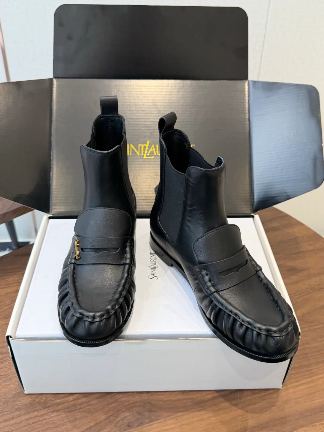 Women's Loafers And Moccasins SAINT LAURENT 18182788