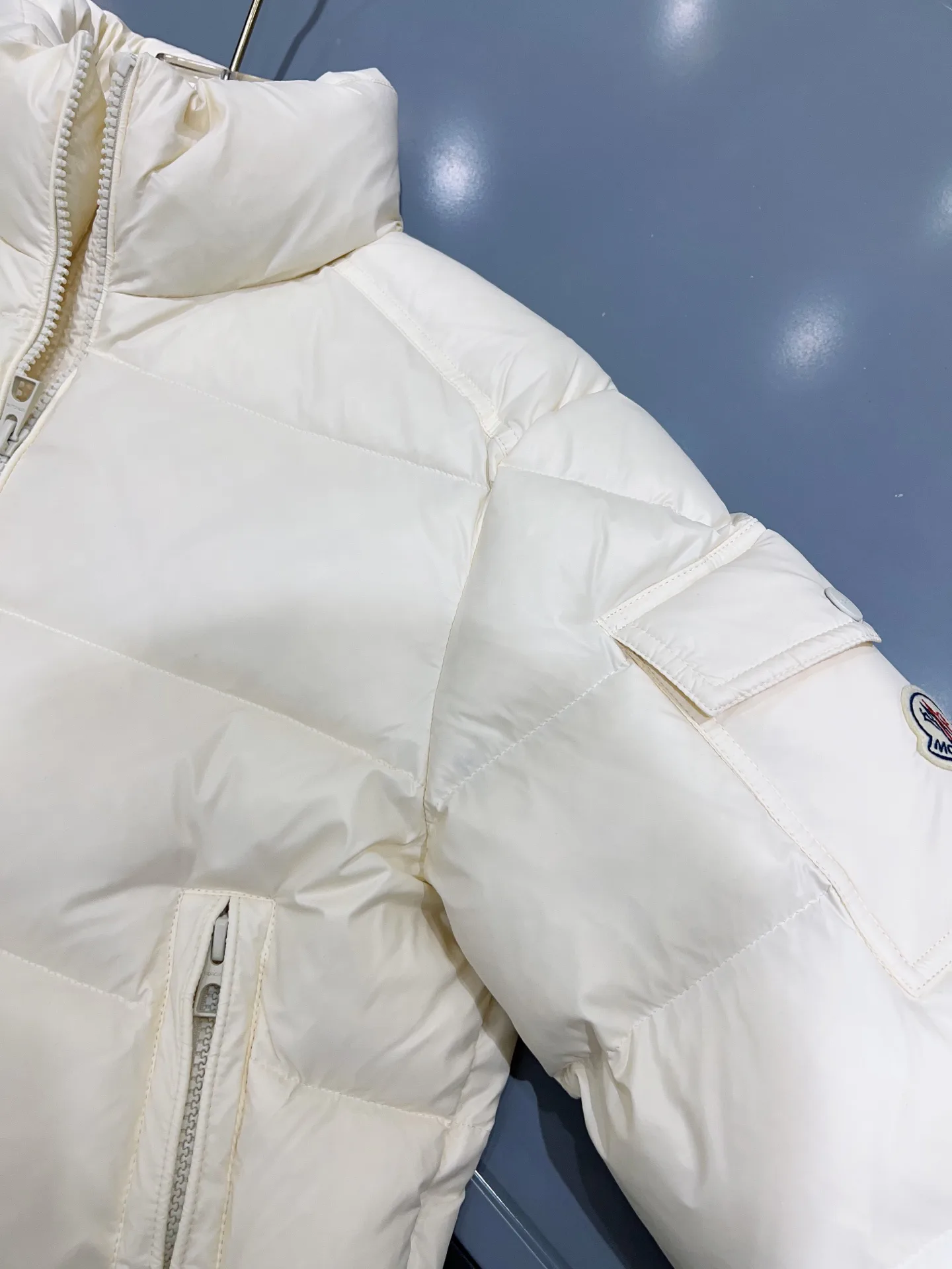 Women's Jackets And Down Jackets MONCLER 18368424