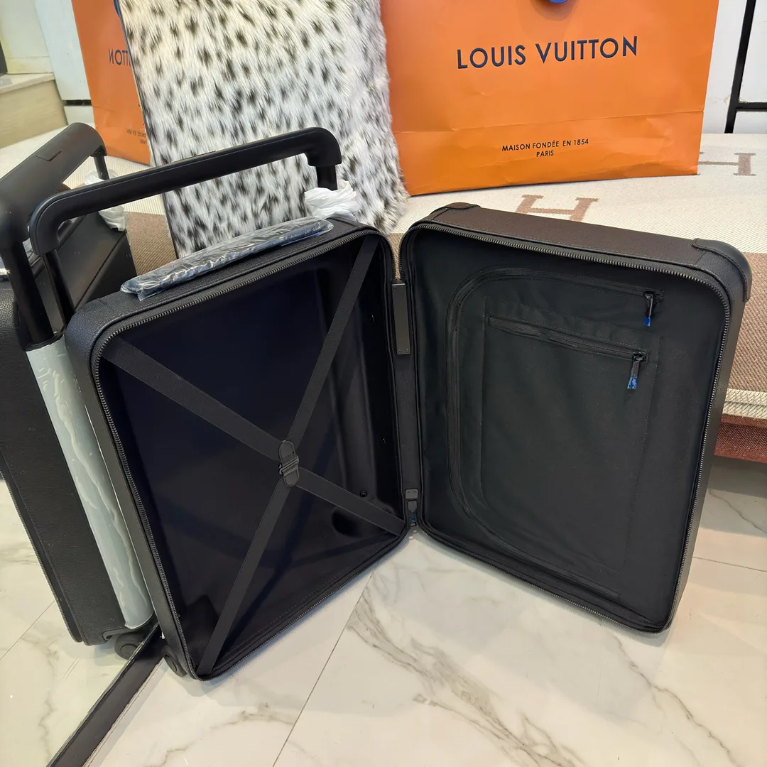 Suitcases LOUIS VUITTON 17675225