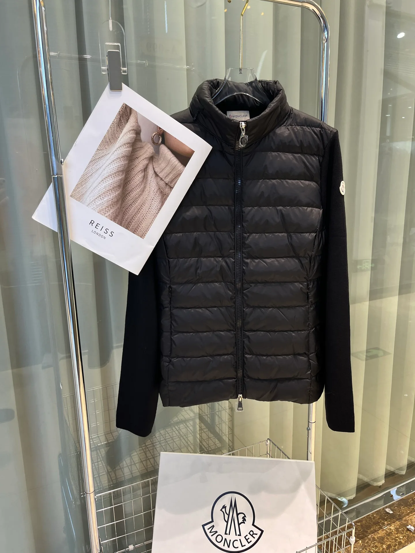 Women's Jackets And Down Jackets MONCLER 18204178