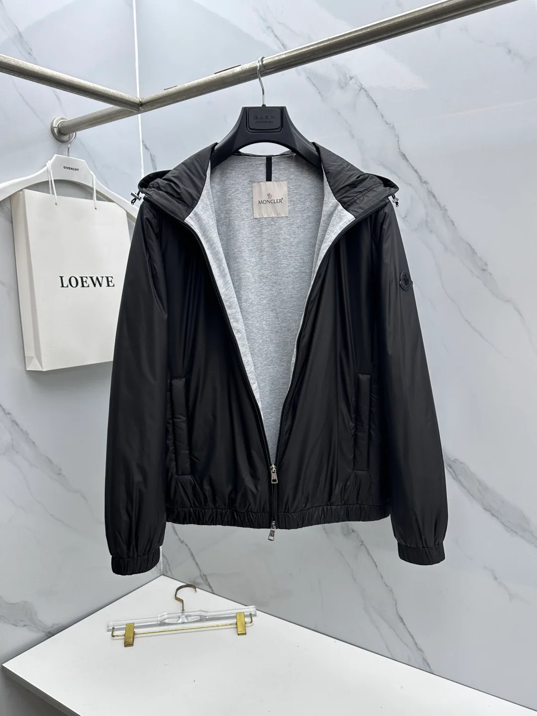 Куртки И Пуховики Мужские Moncler 18596985