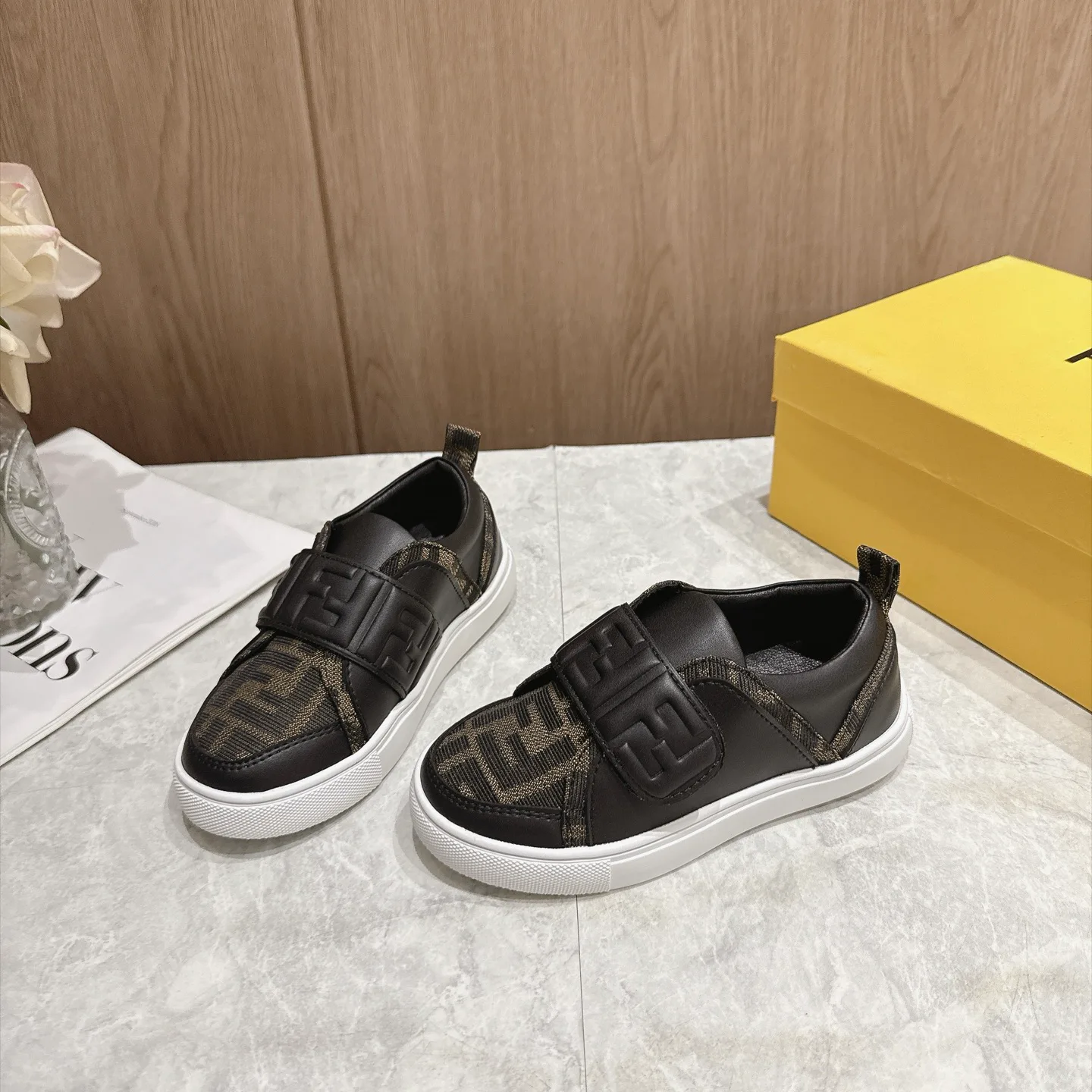 Men's Sneakers FENDI 18078340