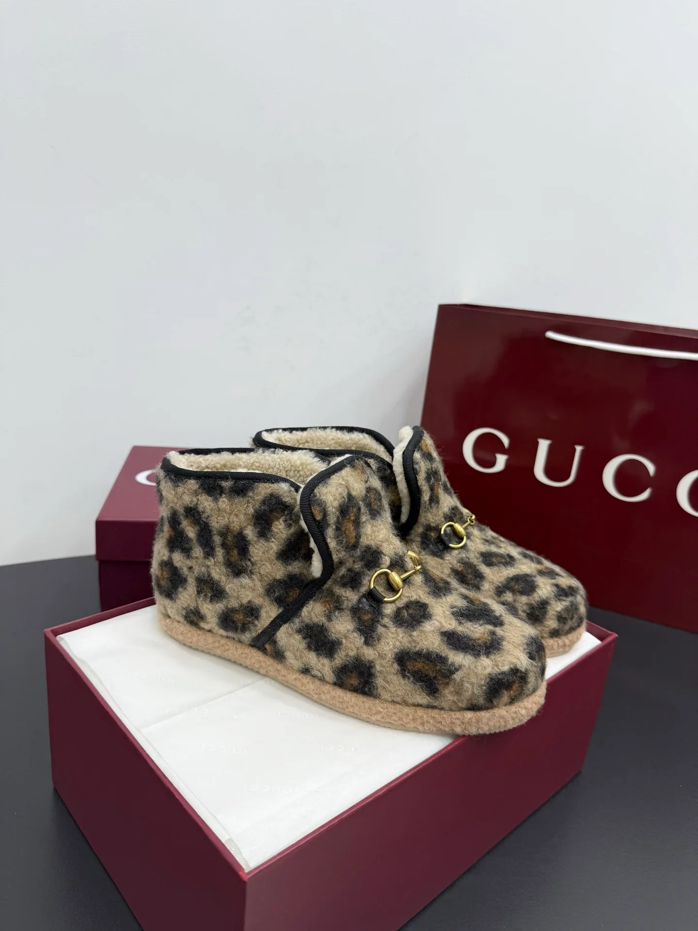 Women's Ugg Boots GUCCI 18393444