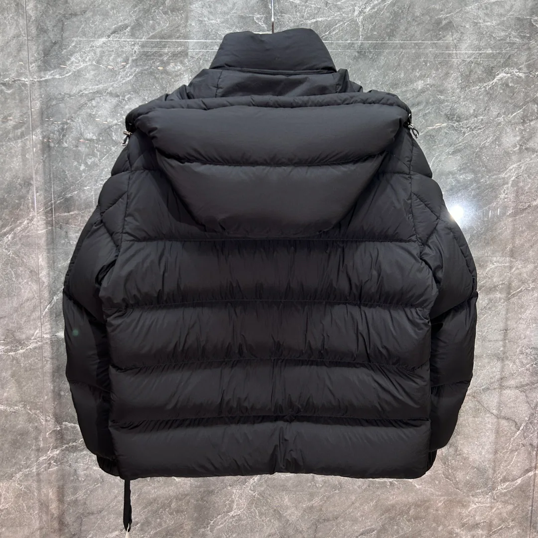 Women's Jackets And Down Jackets MONCLER 18134087