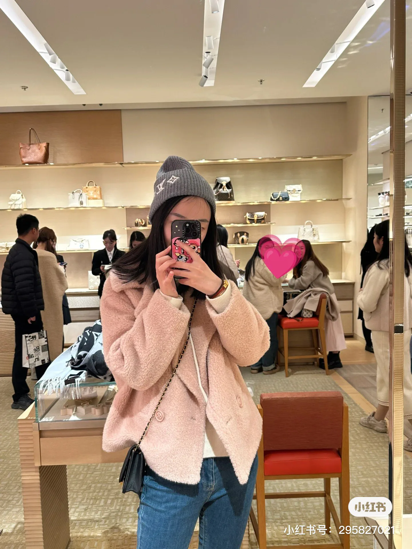 Hats LOUIS VUITTON 17879713