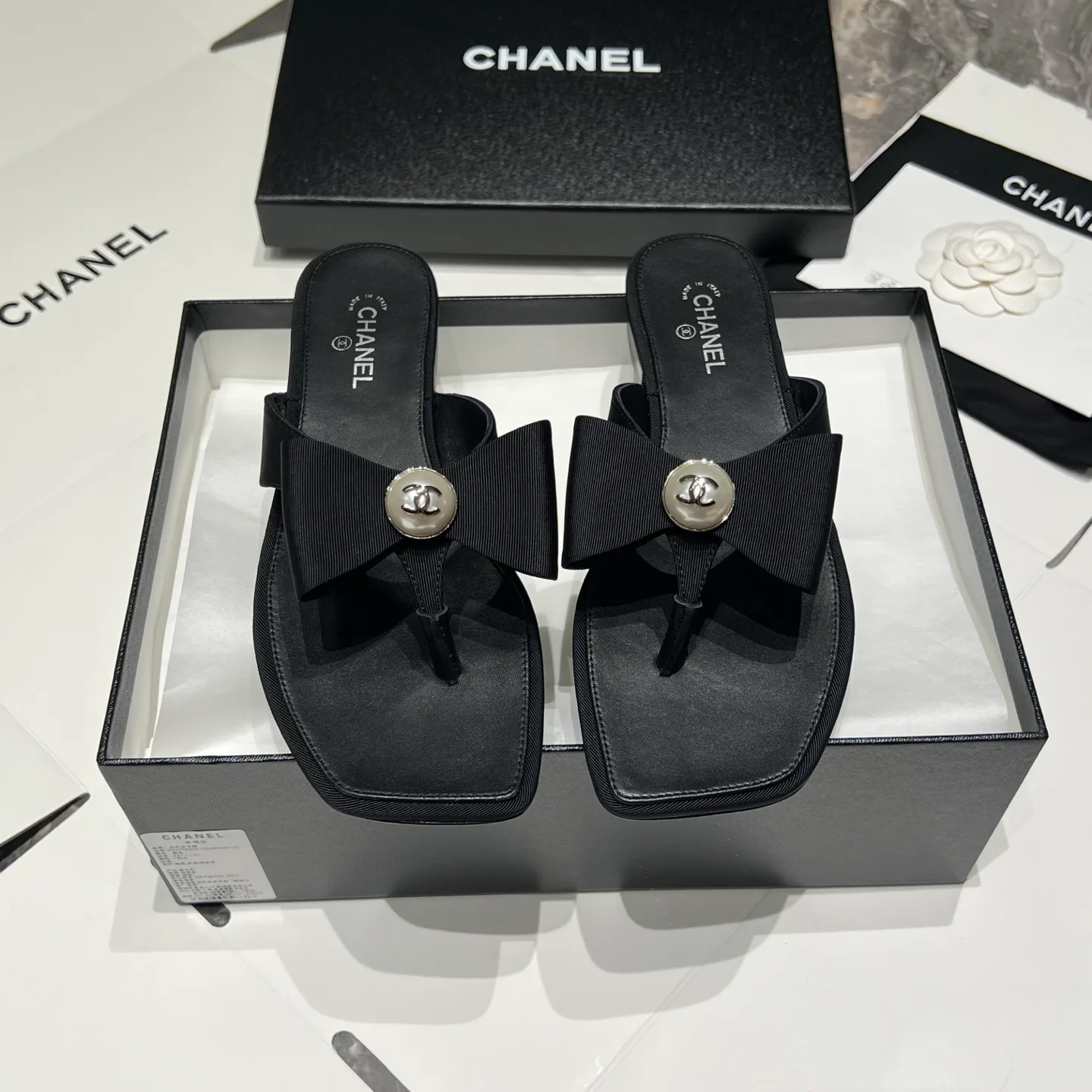 Women's Flip-Flops CHANEL 17693142