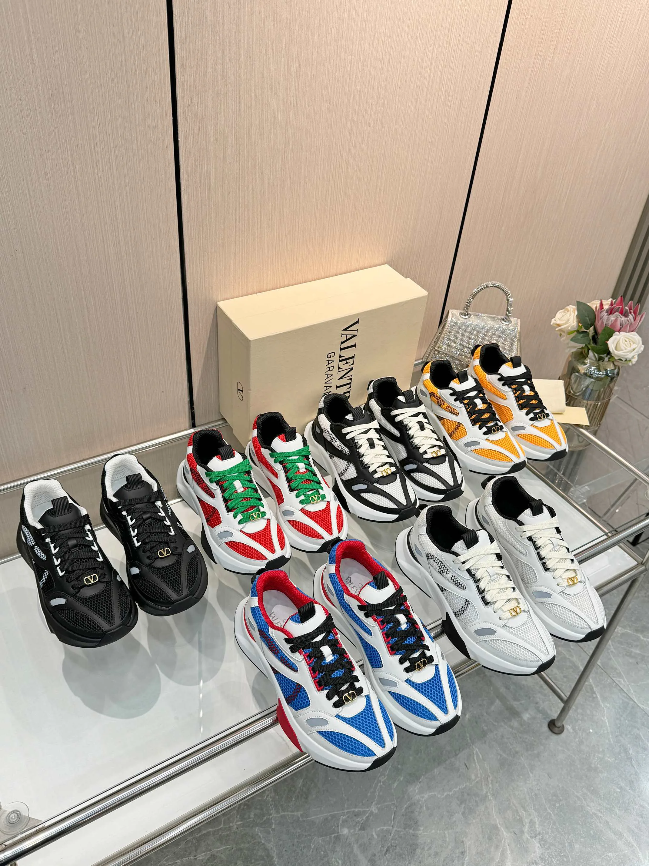 Men's Sneakers VALENTINO 17037991