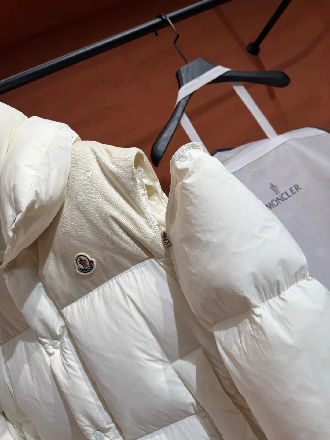 Men's Jackets And Down Jackets MONCLER 18487542