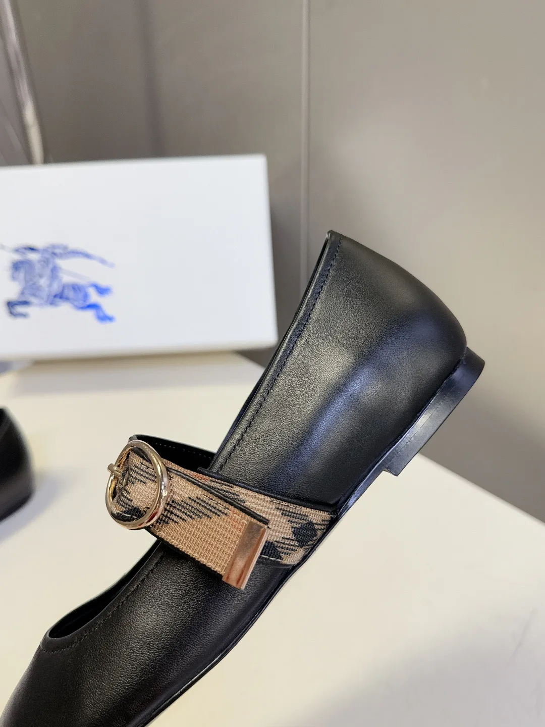 Women's Heels BURBERRY 16891954