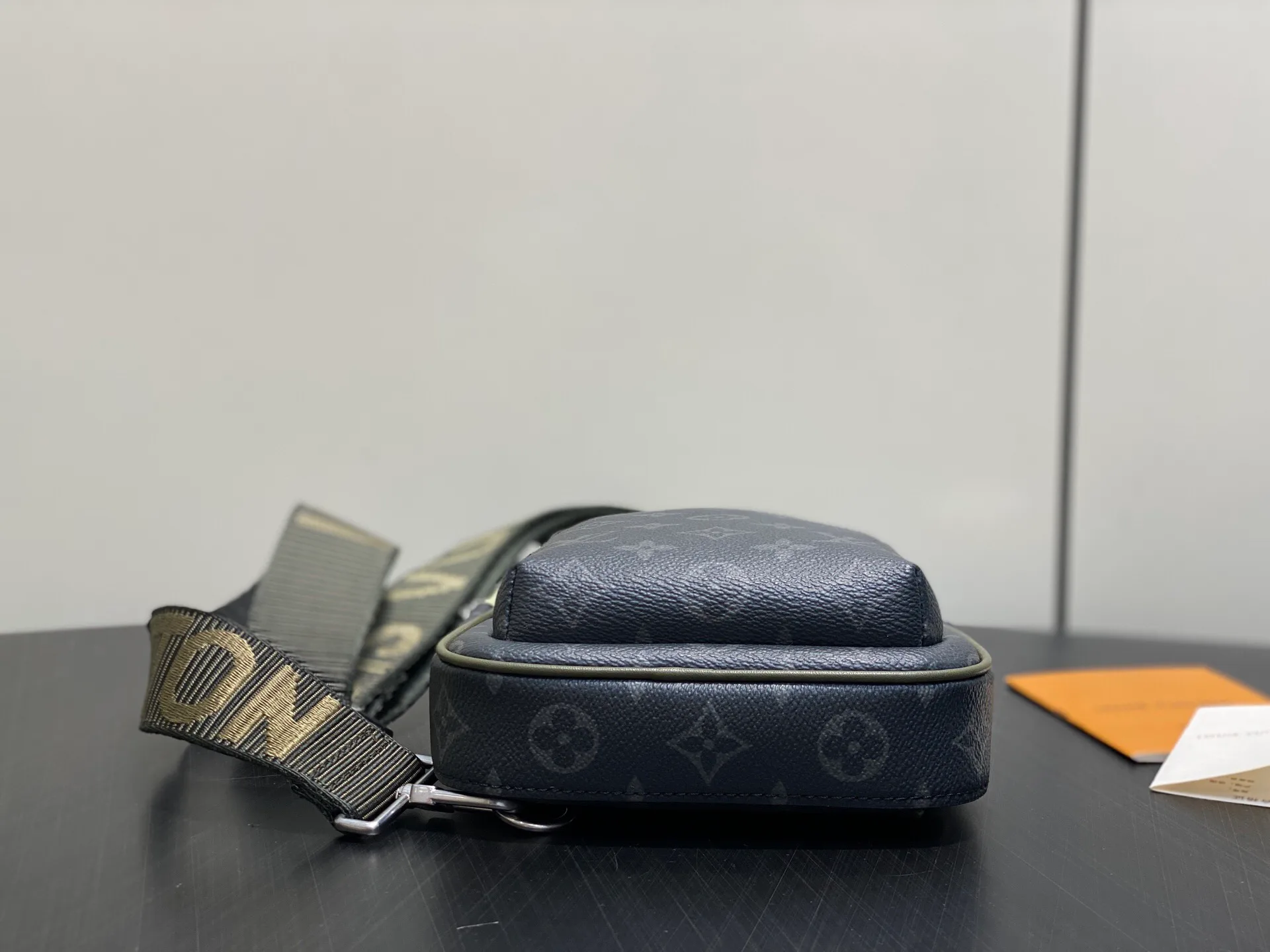 Women's Shoulder Bags LOUIS VUITTON 17548262