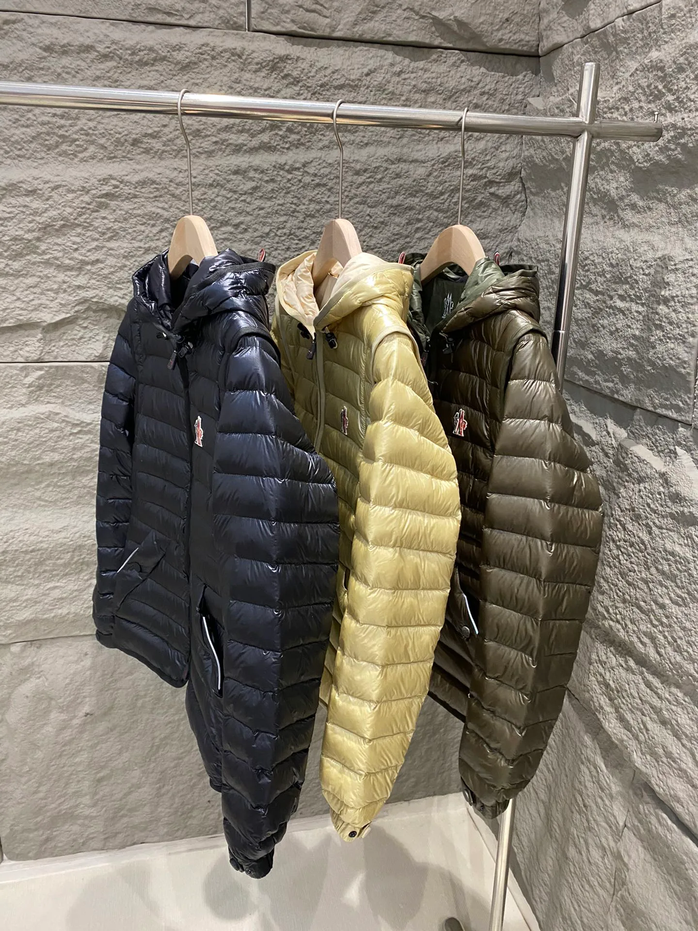 Куртки И Пуховики Мужские Moncler 18684571