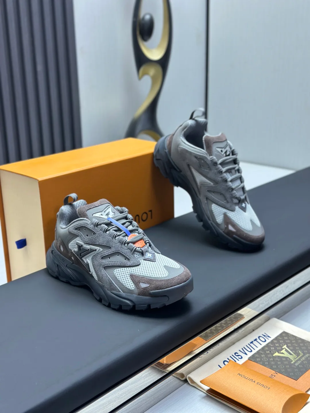 Men's Sneakers LOUIS VUITTON 18211978