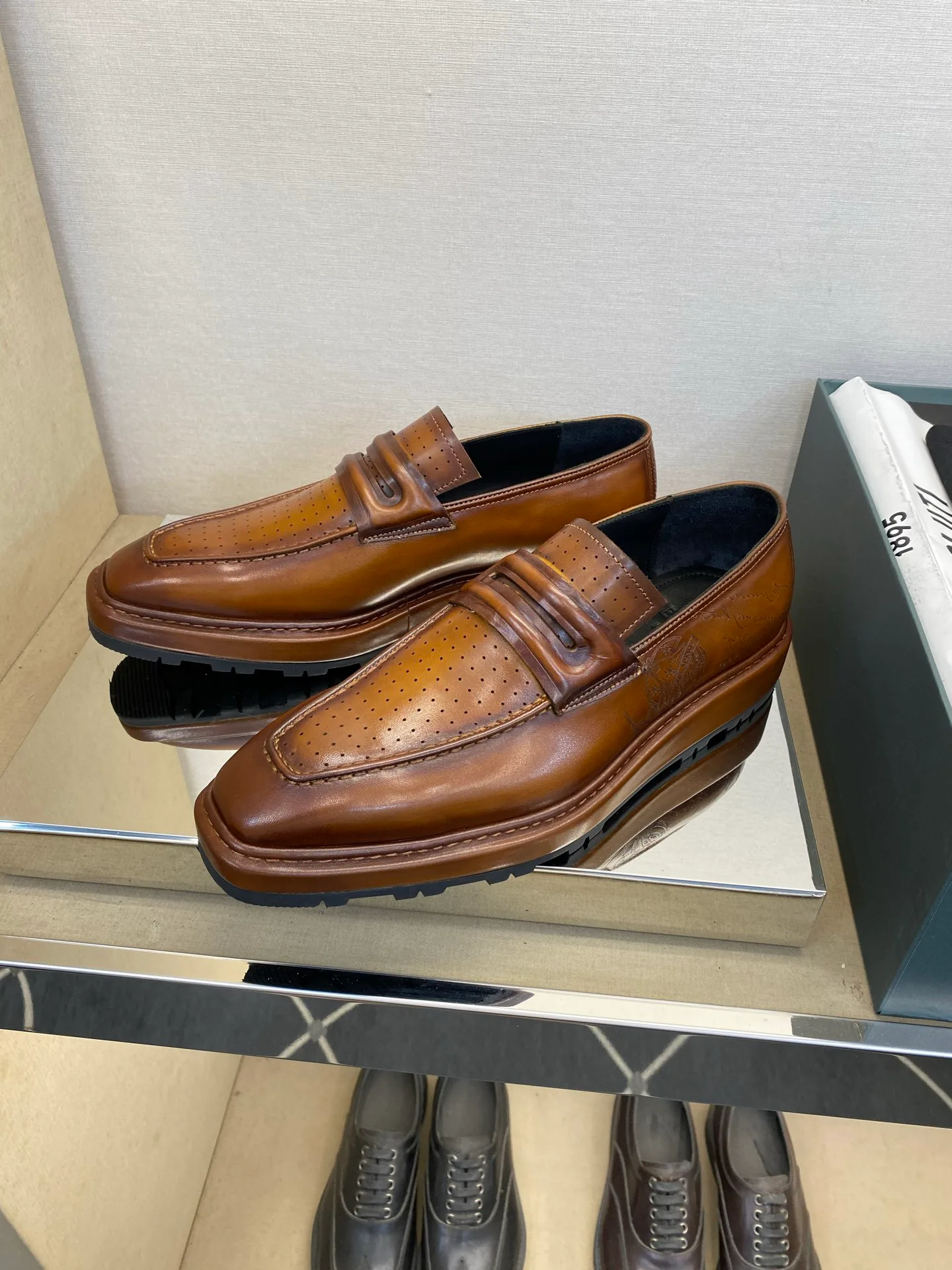 Men's Loafers And Dress Shoes BERLUTI 17971814
