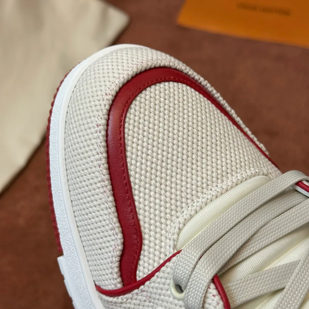 Men's Sneakers LOUIS VUITTON 18039895
