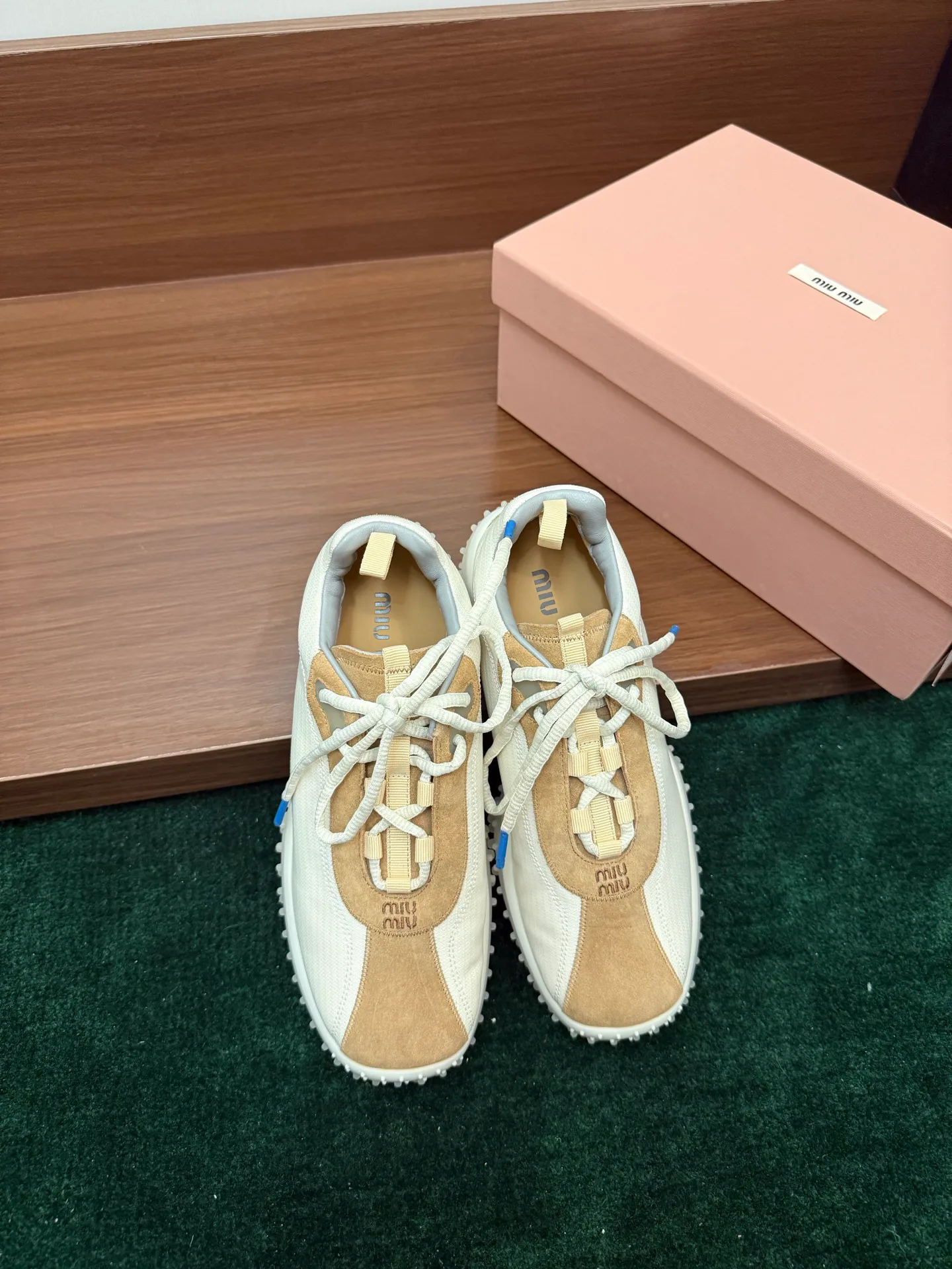 Women's Sneakers MIU MIU 18042052