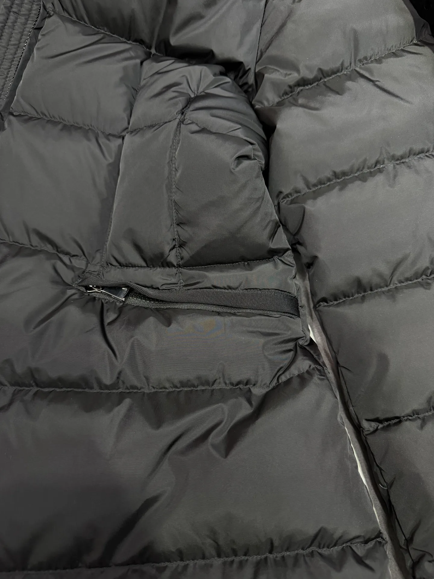 Women's Jackets And Down Jackets MONCLER 18188643