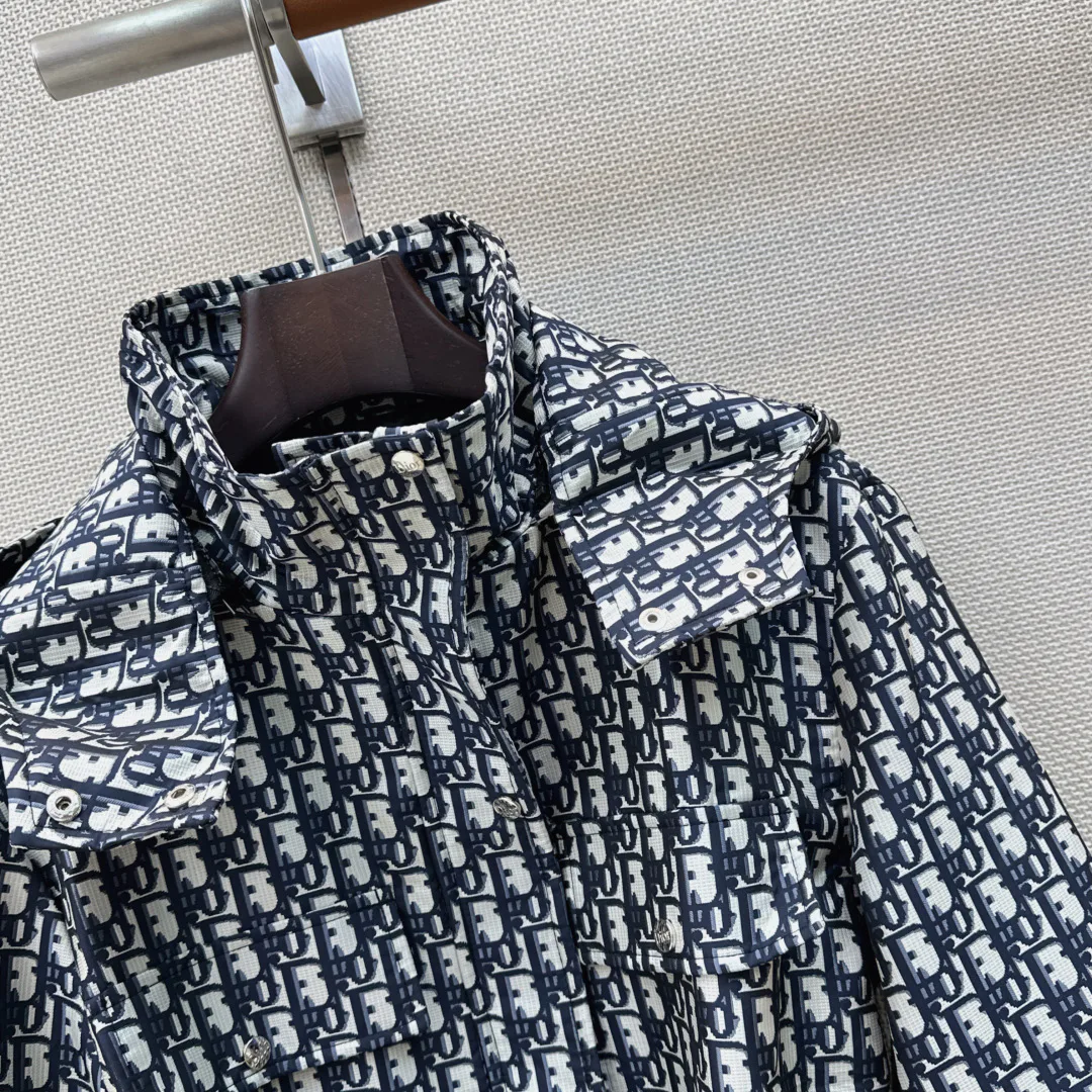 Куртки И Пуховики Женские Christian Dior 18629231