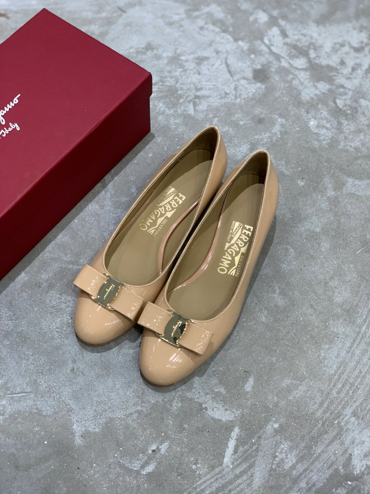 Women's Ballet Flats SALVATORE FERRAGAMO 18340695