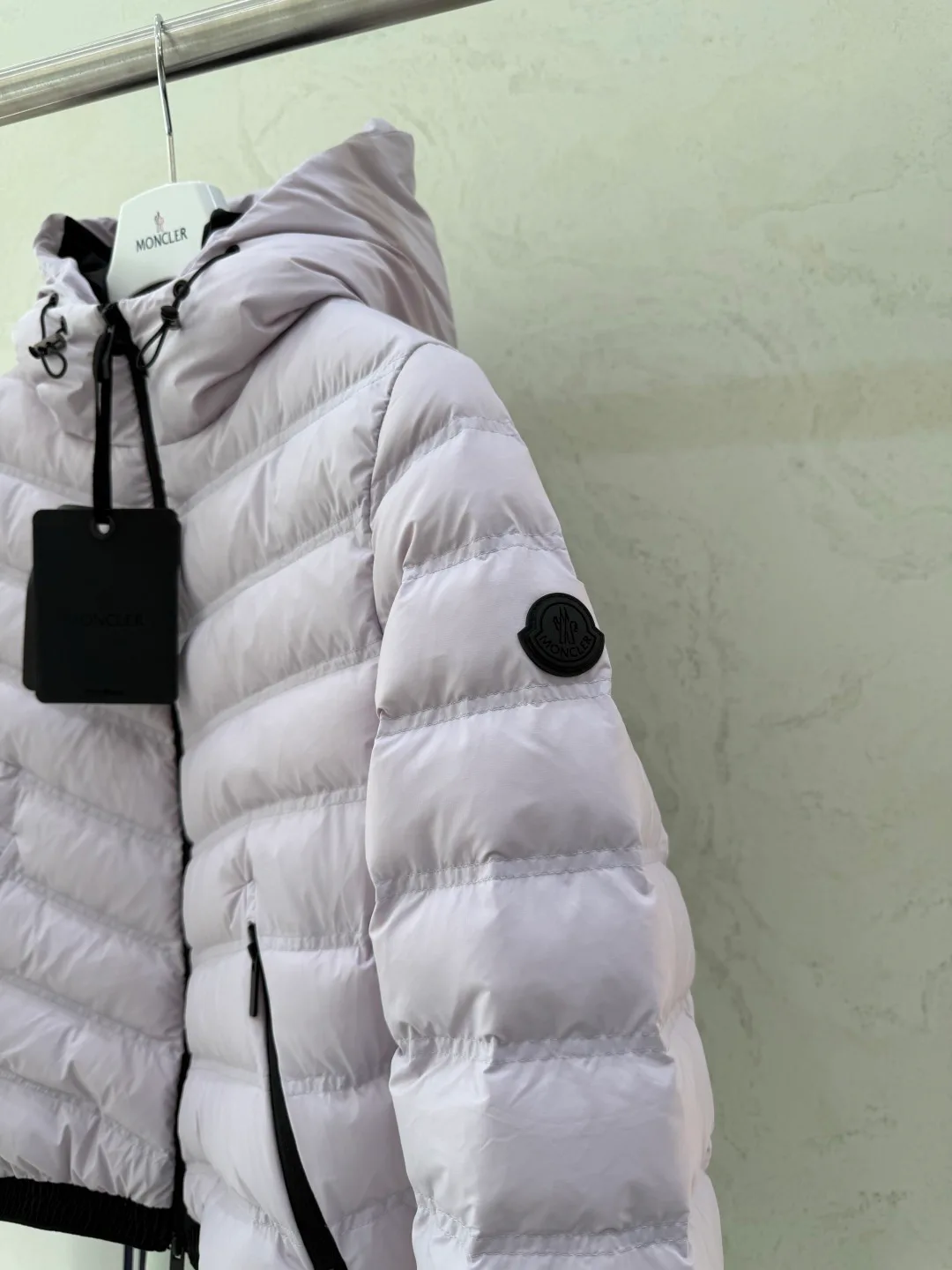 Women's Jackets And Down Jackets MONCLER 18052699
