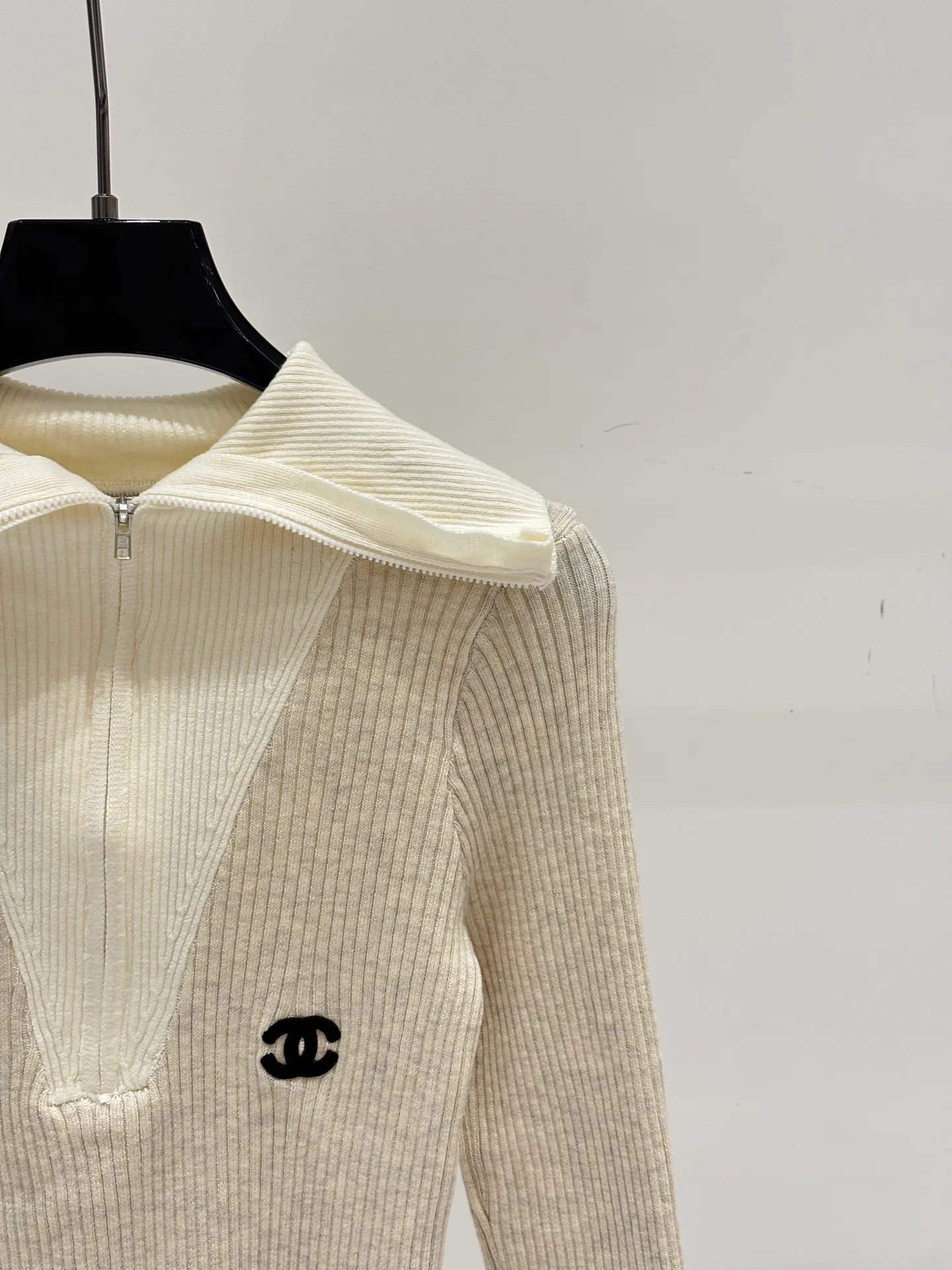 Women's Jumpers And Sweaters CHANEL 18032687