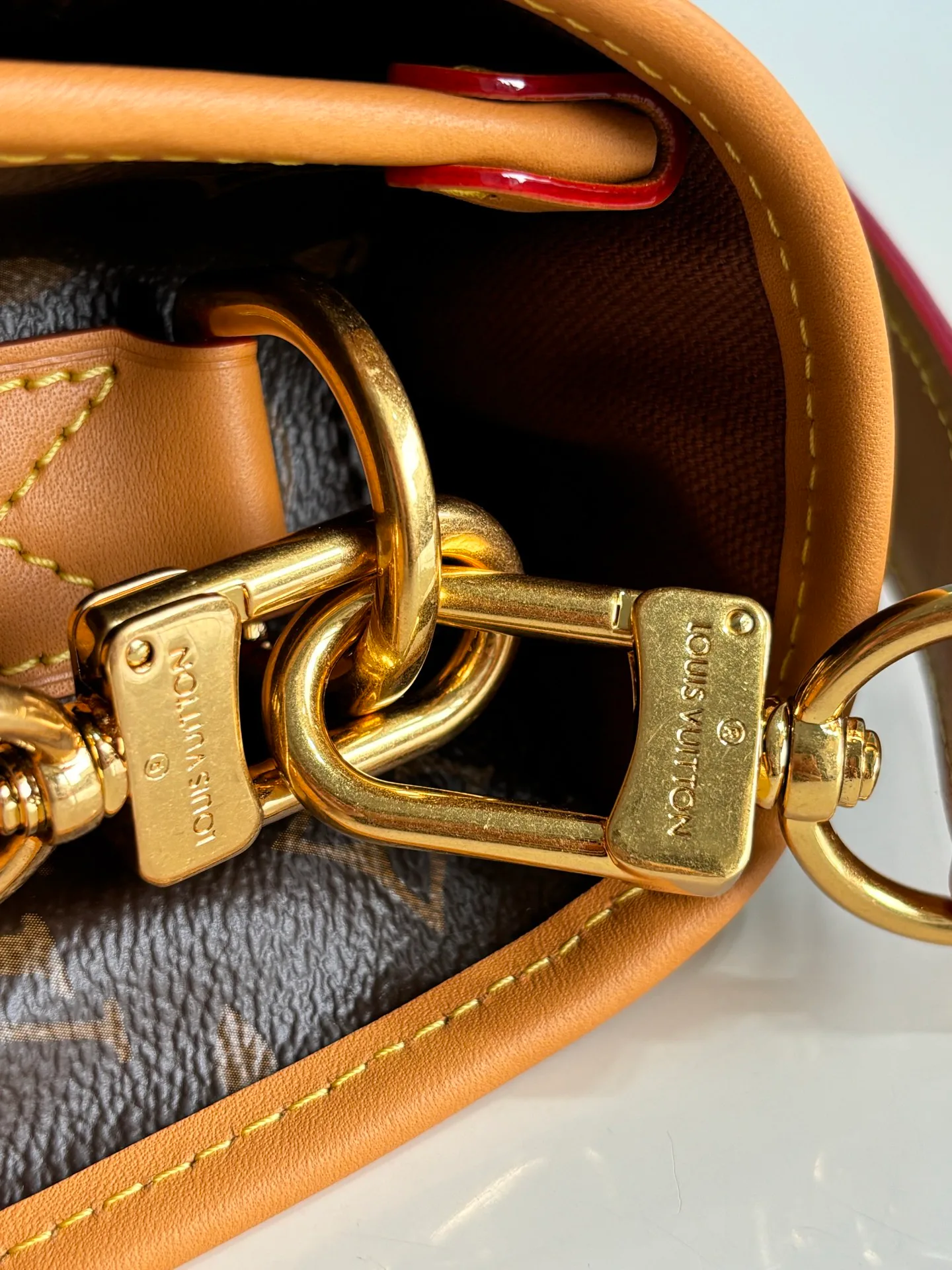 Women's Classic Handbags LOUIS VUITTON 18132417
