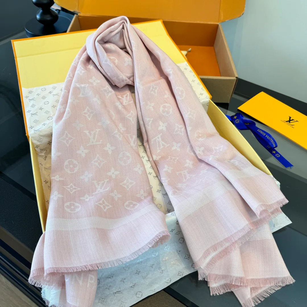 Scarves LOUIS VUITTON 17935859