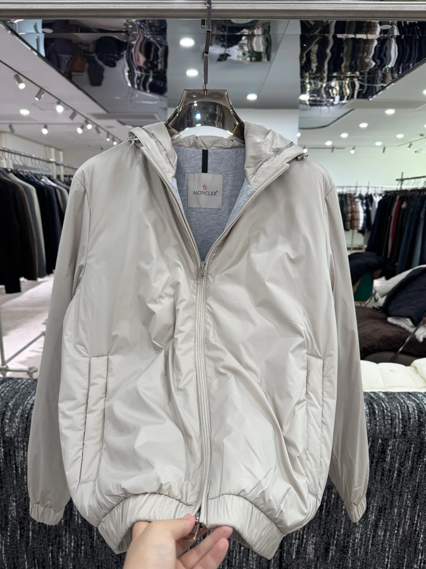 Men's Jackets And Down Jackets MONCLER 18084262