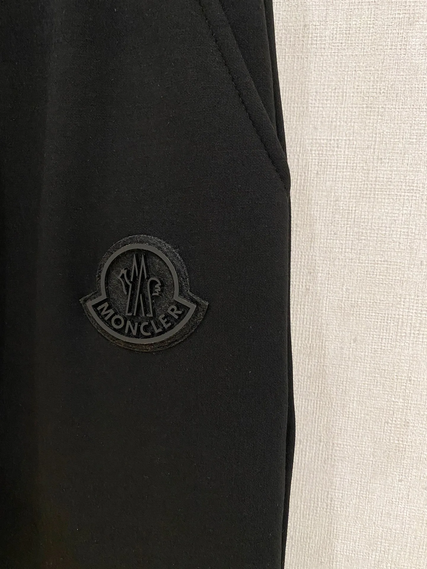 Men's Trousers MONCLER 18246764