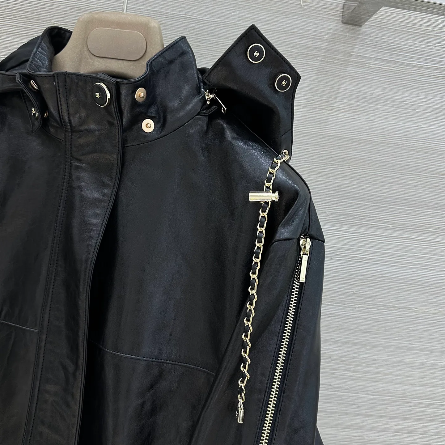 Women's Leather Jackets And Sheepskin Coats CHANEL 18173018