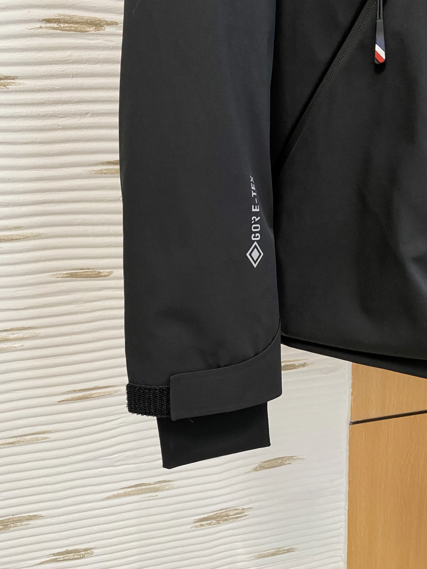 Men's Jackets And Down Jackets MONCLER 18111247