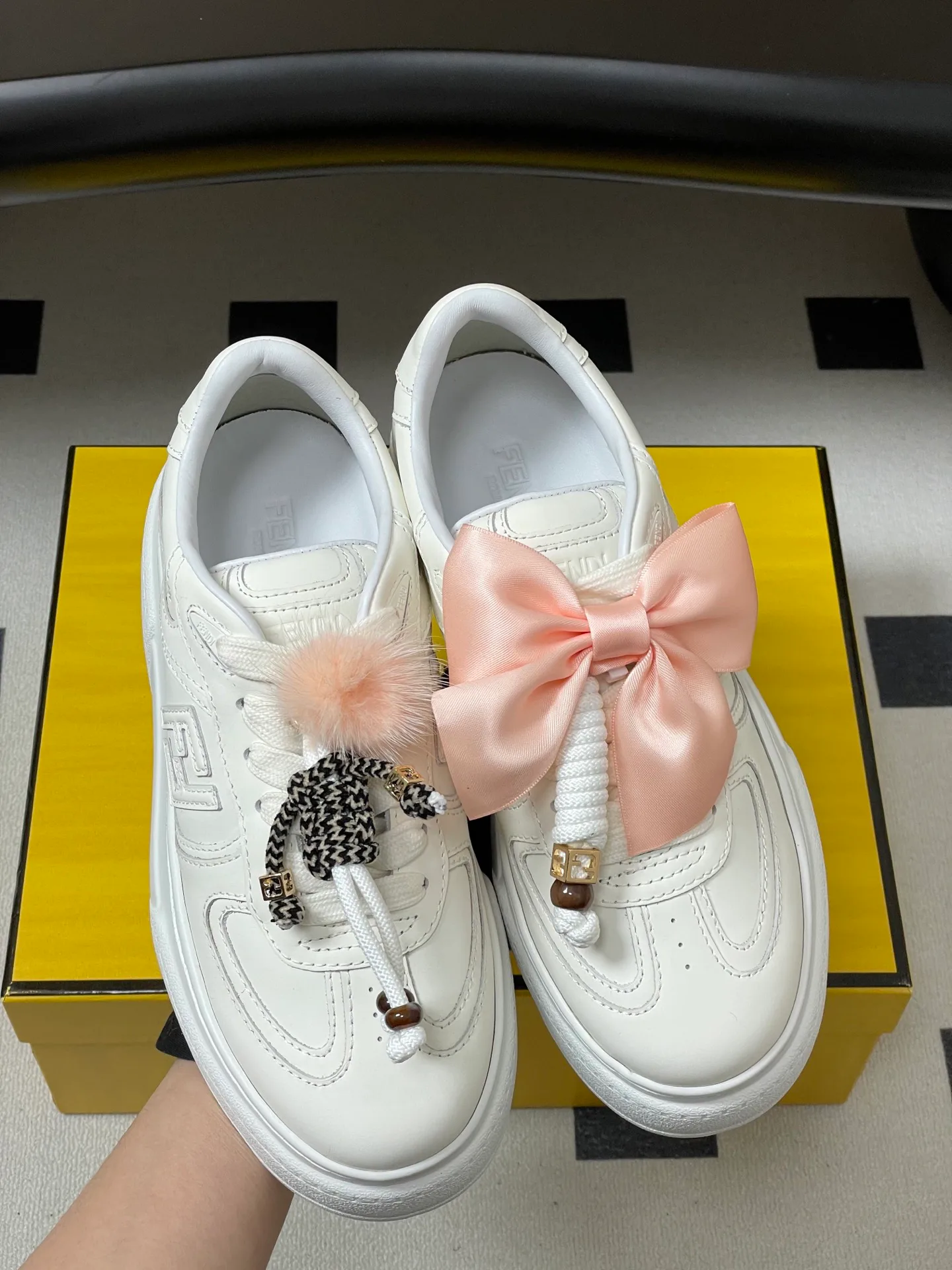 Women's Sneakers FENDI 18534374