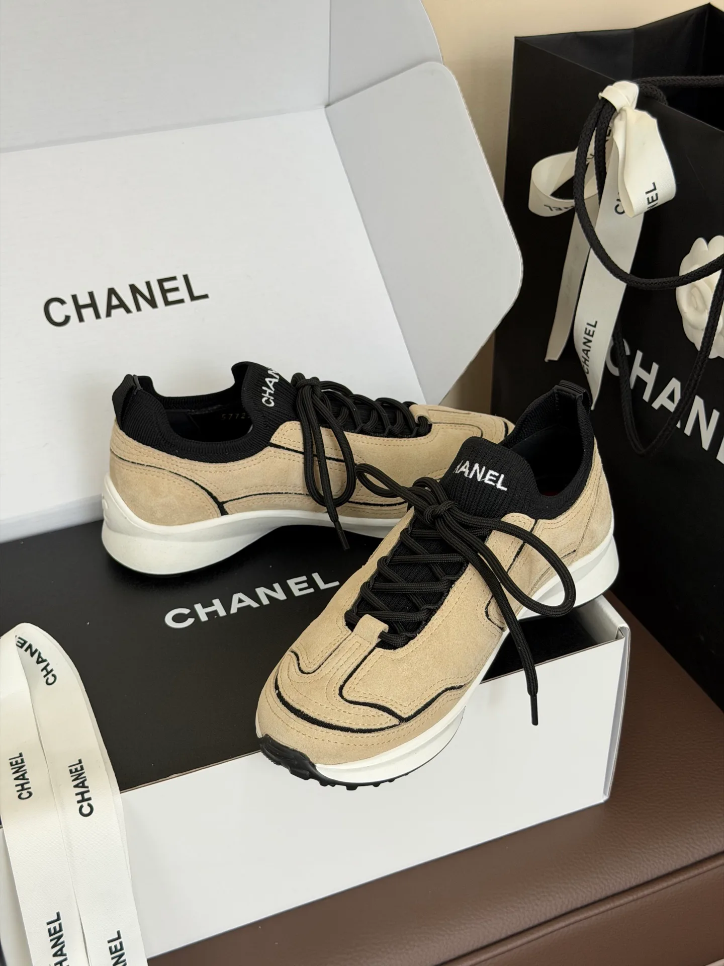 Women's Sneakers CHANEL 18073588