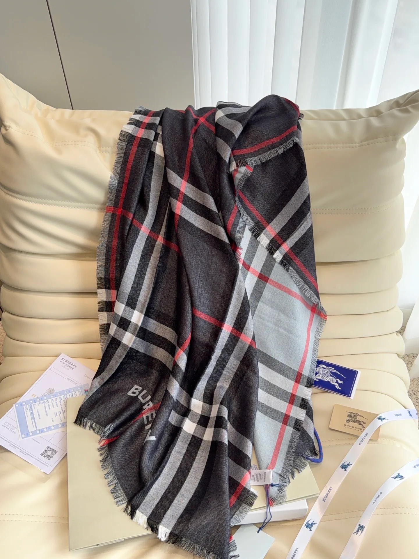 Scarves BURBERRY 18401187