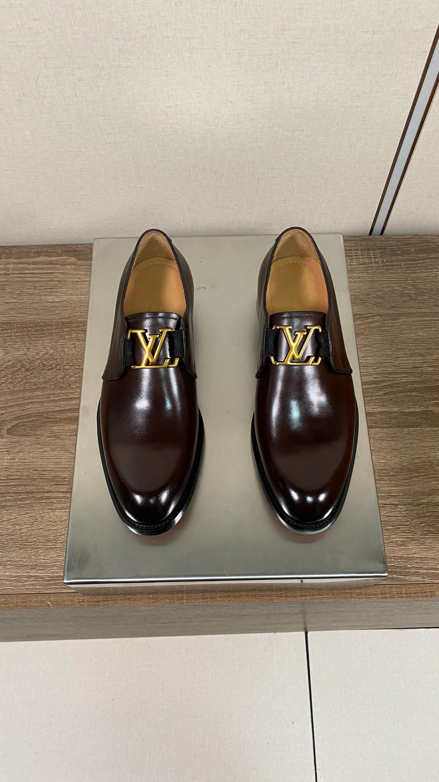 Men's Loafers And Dress Shoes LOUIS VUITTON 18078689
