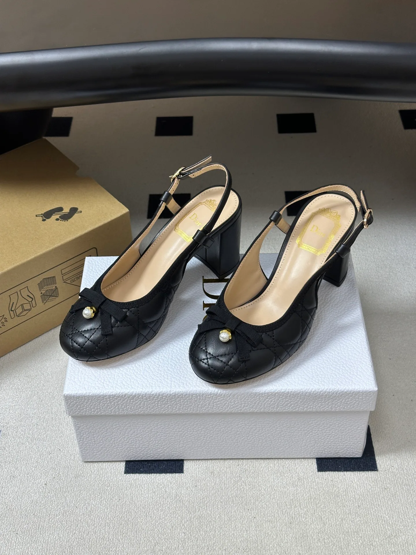 Women's Open-Toe Sandals CHRISTIAN DIOR 18070062