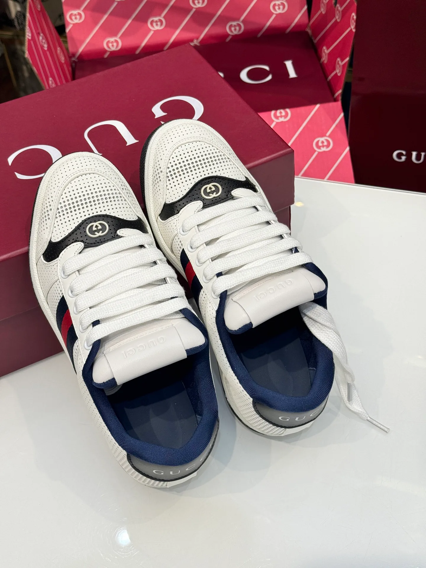 Women's Sneakers GUCCI 17946876