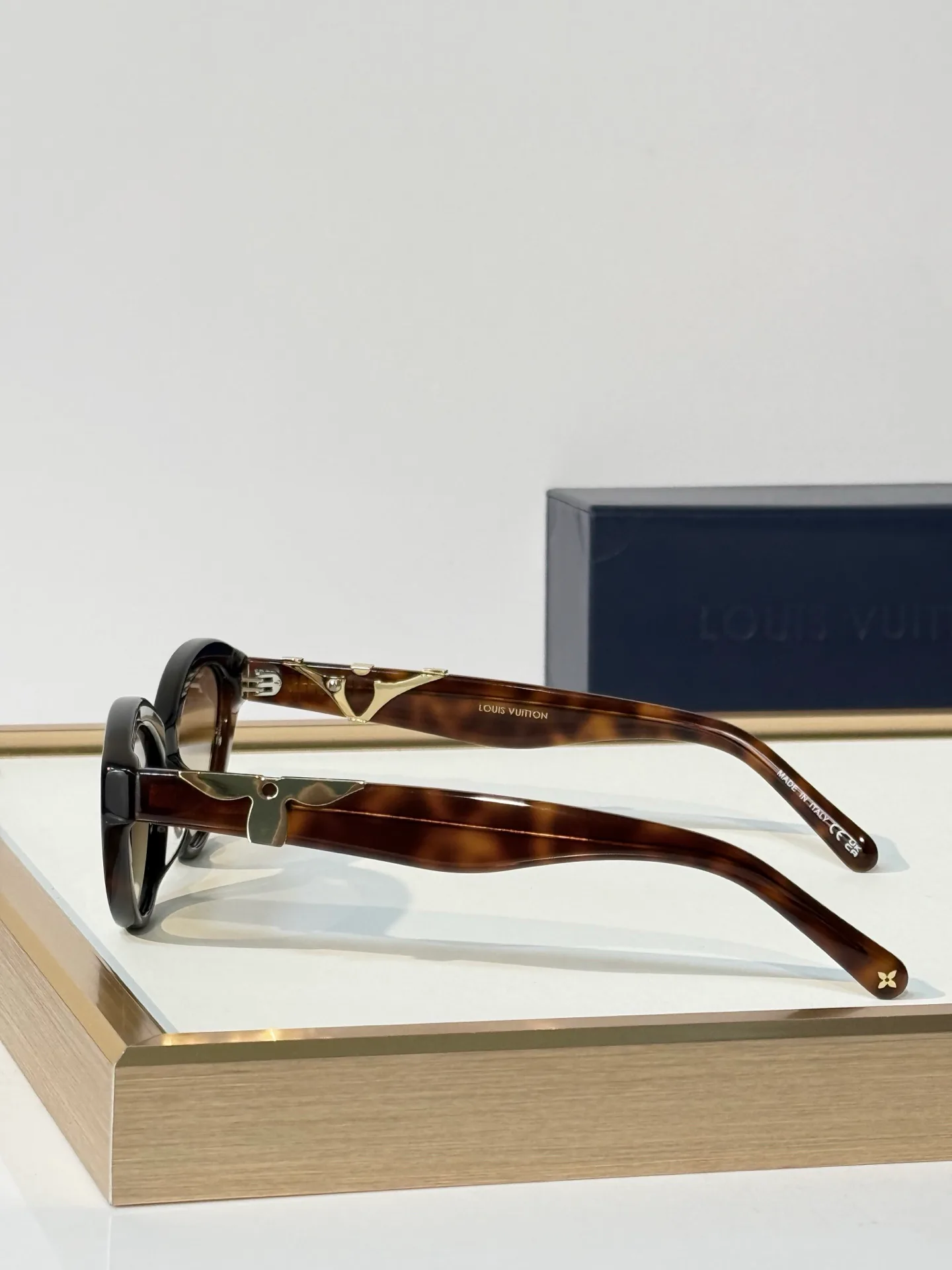 Glasses LOUIS VUITTON 18117698