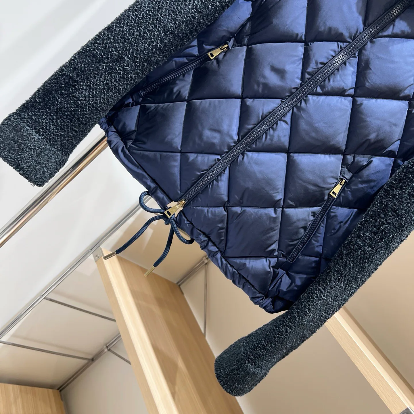 Women's Jackets And Down Jackets MONCLER 18188619