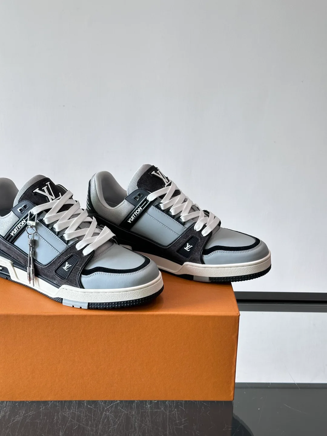 Women's Sneakers LOUIS VUITTON 17914079