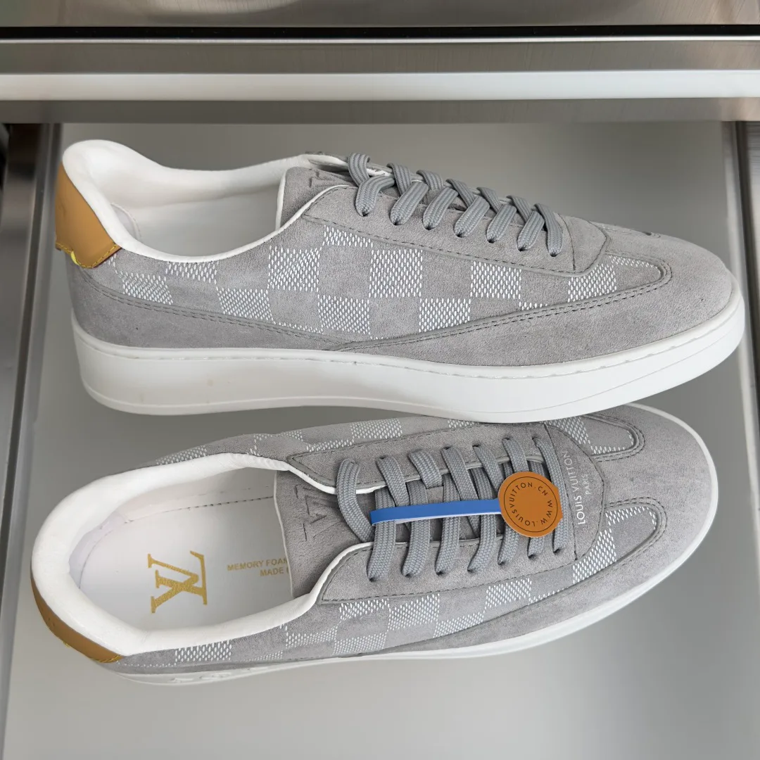 Women's Sneakers LOUIS VUITTON 17950381