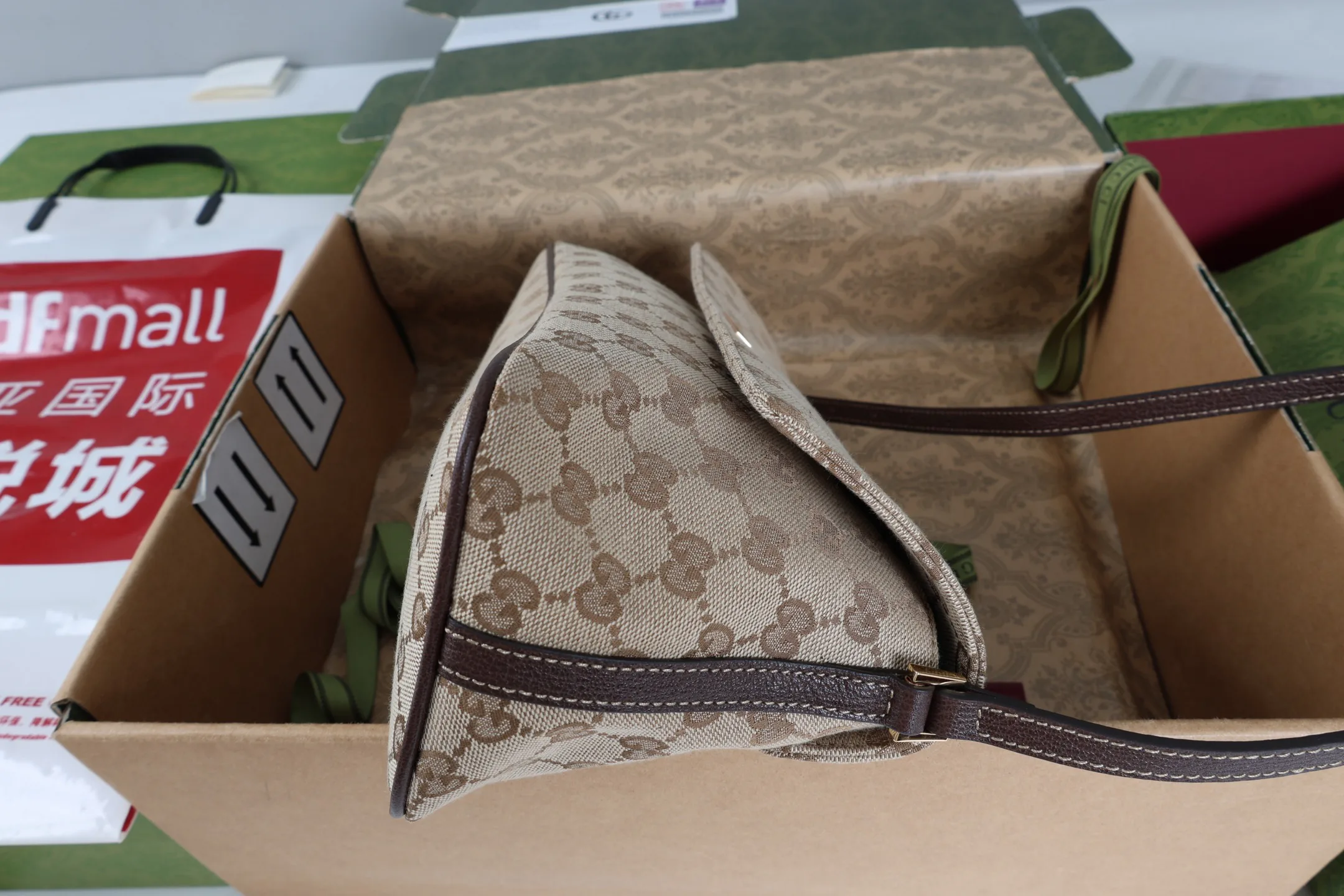 Women's Classic Handbags GUCCI 18065239