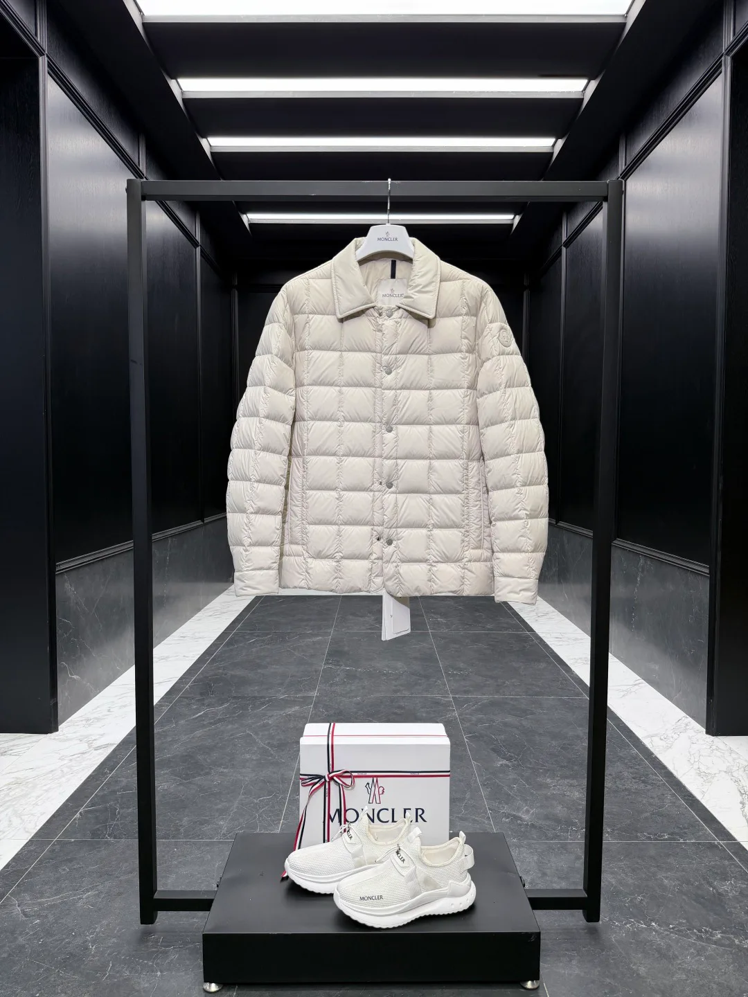 Men's Jackets And Down Jackets MONCLER 18416845