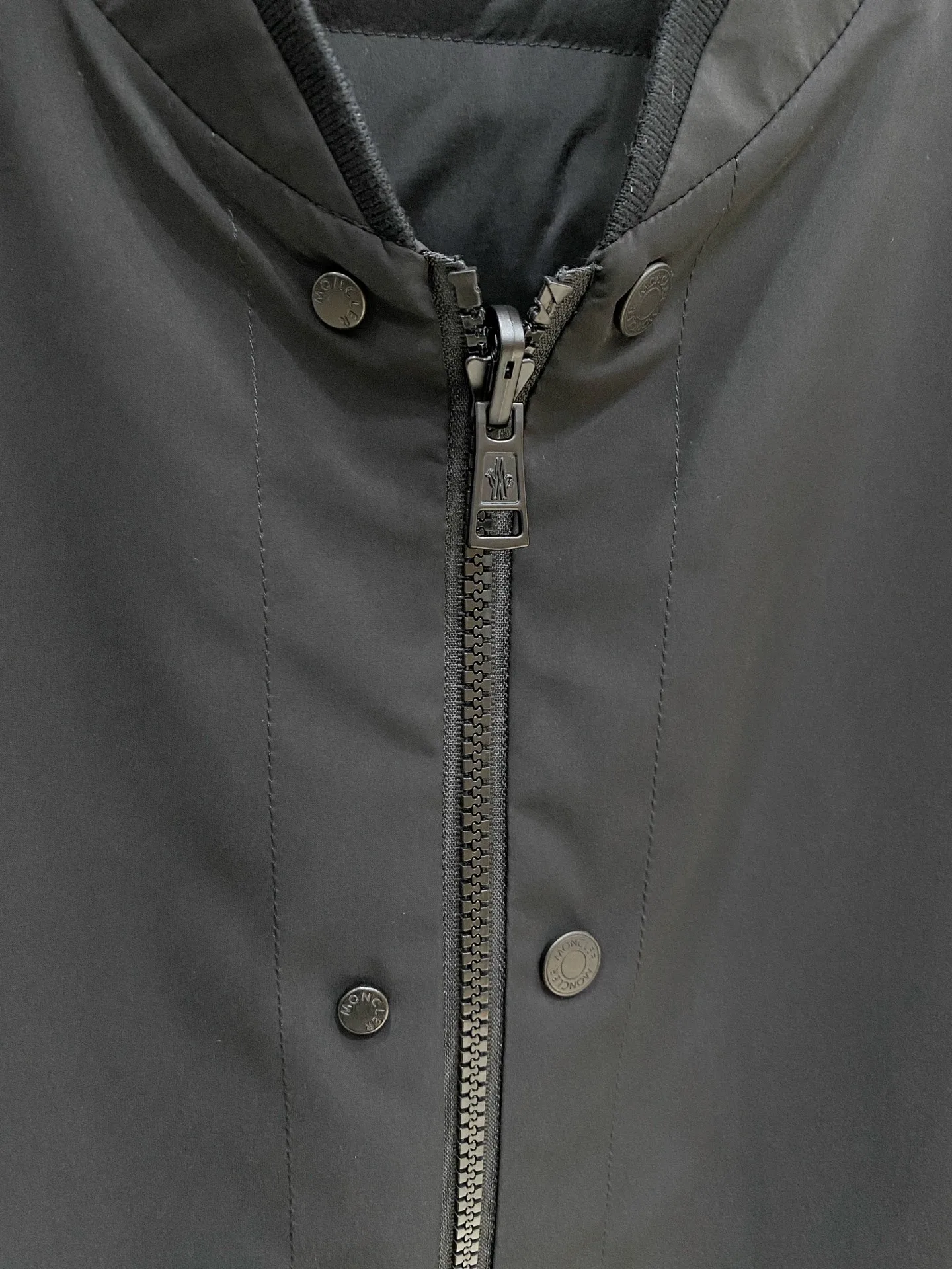 Куртки И Пуховики Мужские Moncler 18596325