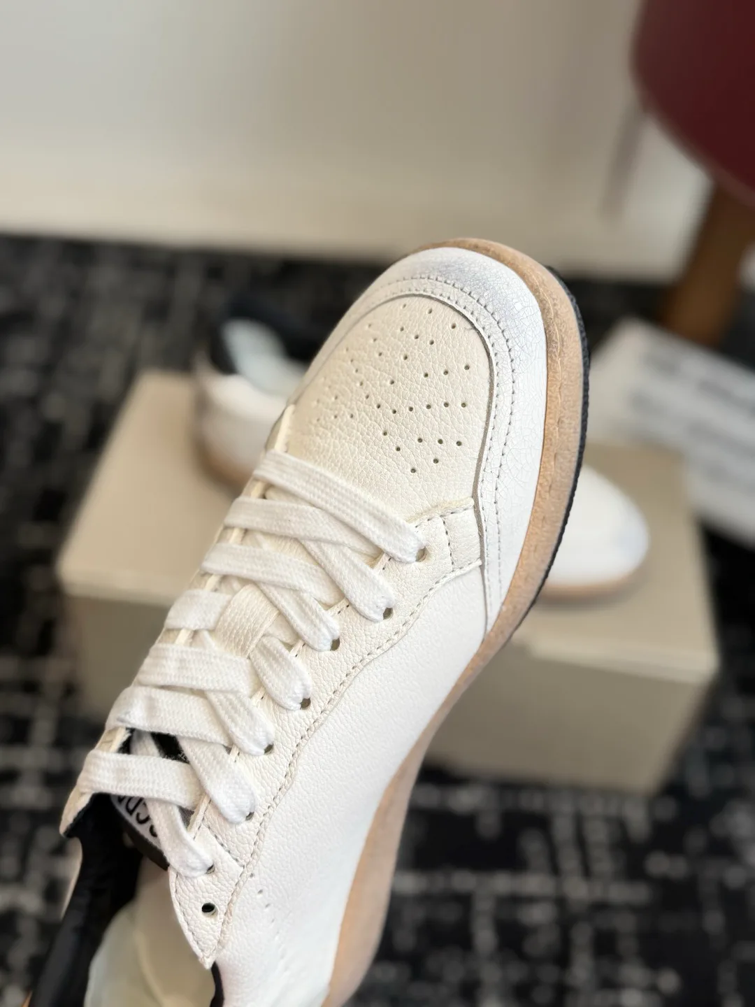 Women's Sneakers GOLDEN GOOSE 18305935